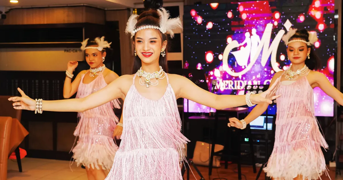 โชว์สุดสนุกและสวยงามบนเรือเจ้าพระยา Meridian Cruise 2